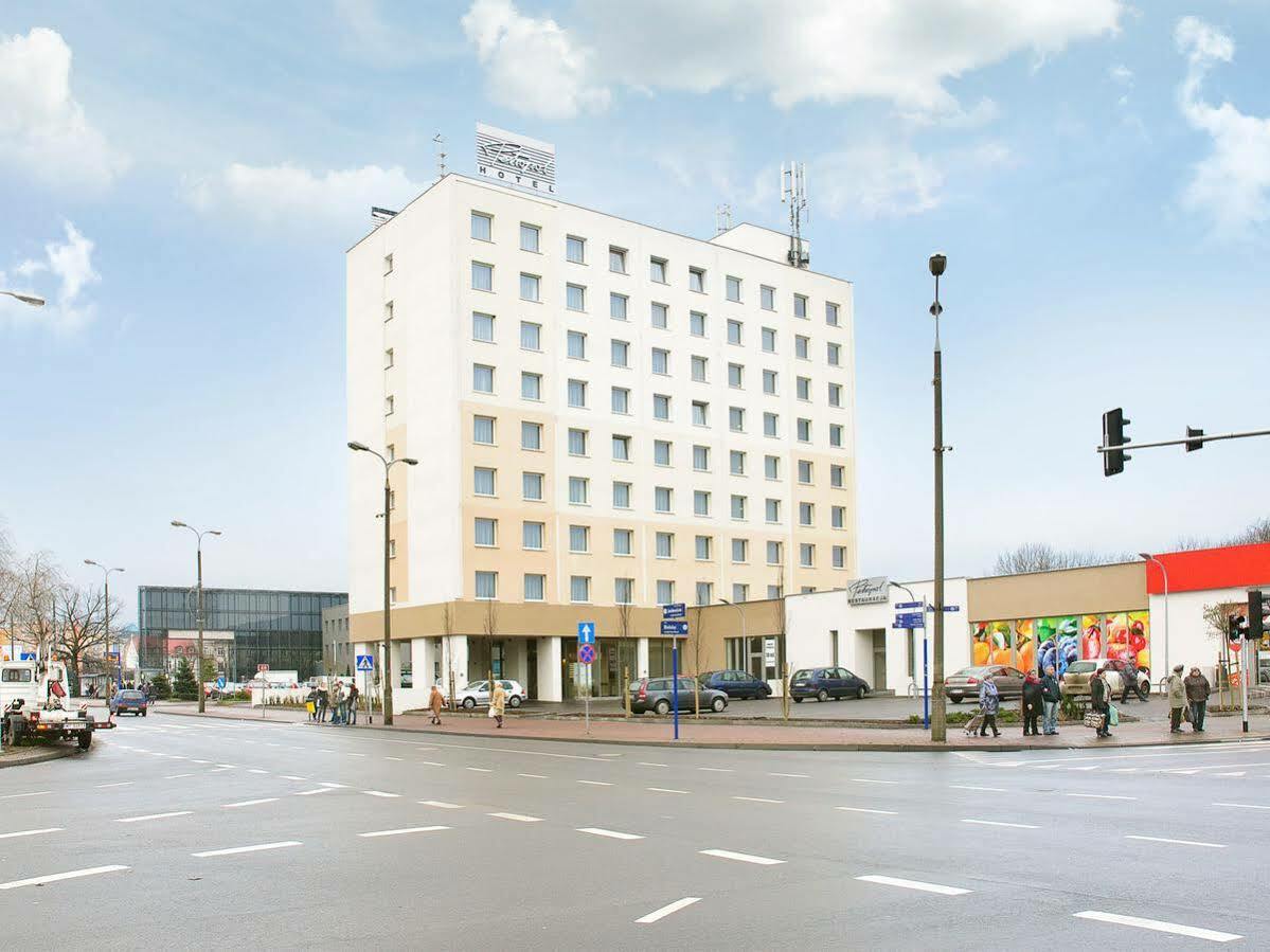 Hotel Petropol Płock Exteriör bild